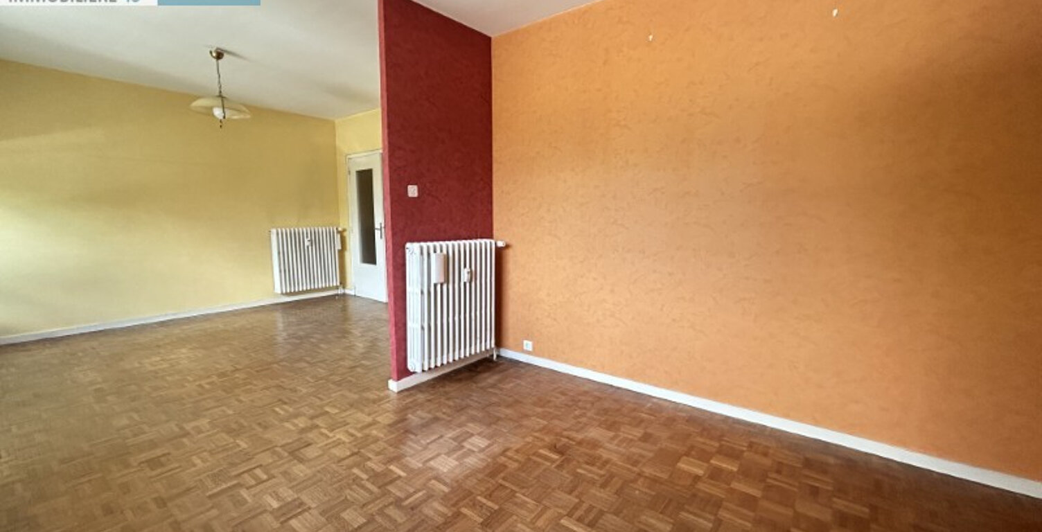 T4 90 M2 RDC SURELEVE  + STATIONNEMENT,CAVE ,GRENIER  SECTEUR SECURITE SOCIAL — photo 1