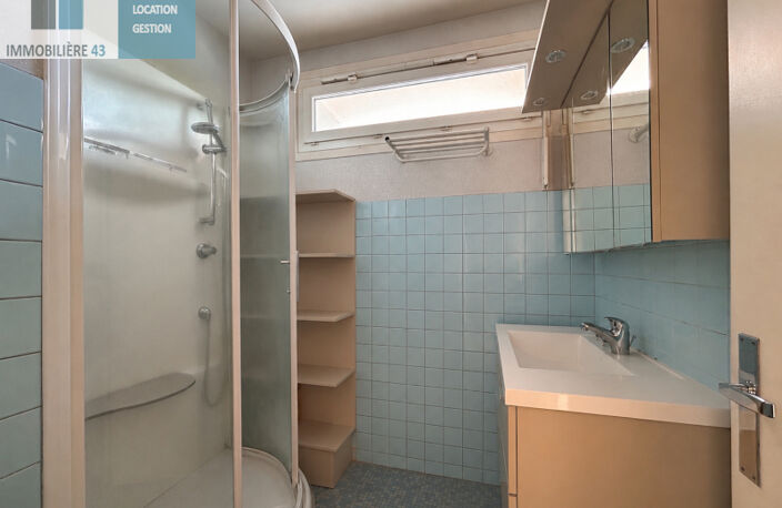 T4 90 M2 RDC SURELEVE  + STATIONNEMENT,CAVE ,GRENIER  SECTEUR SECURITE SOCIAL — photo 4