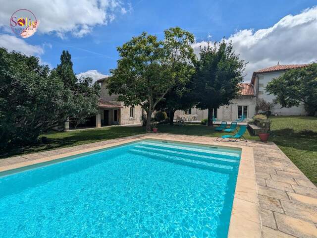 Maison 12 pièces 390 m² à Cognac — photo du bien