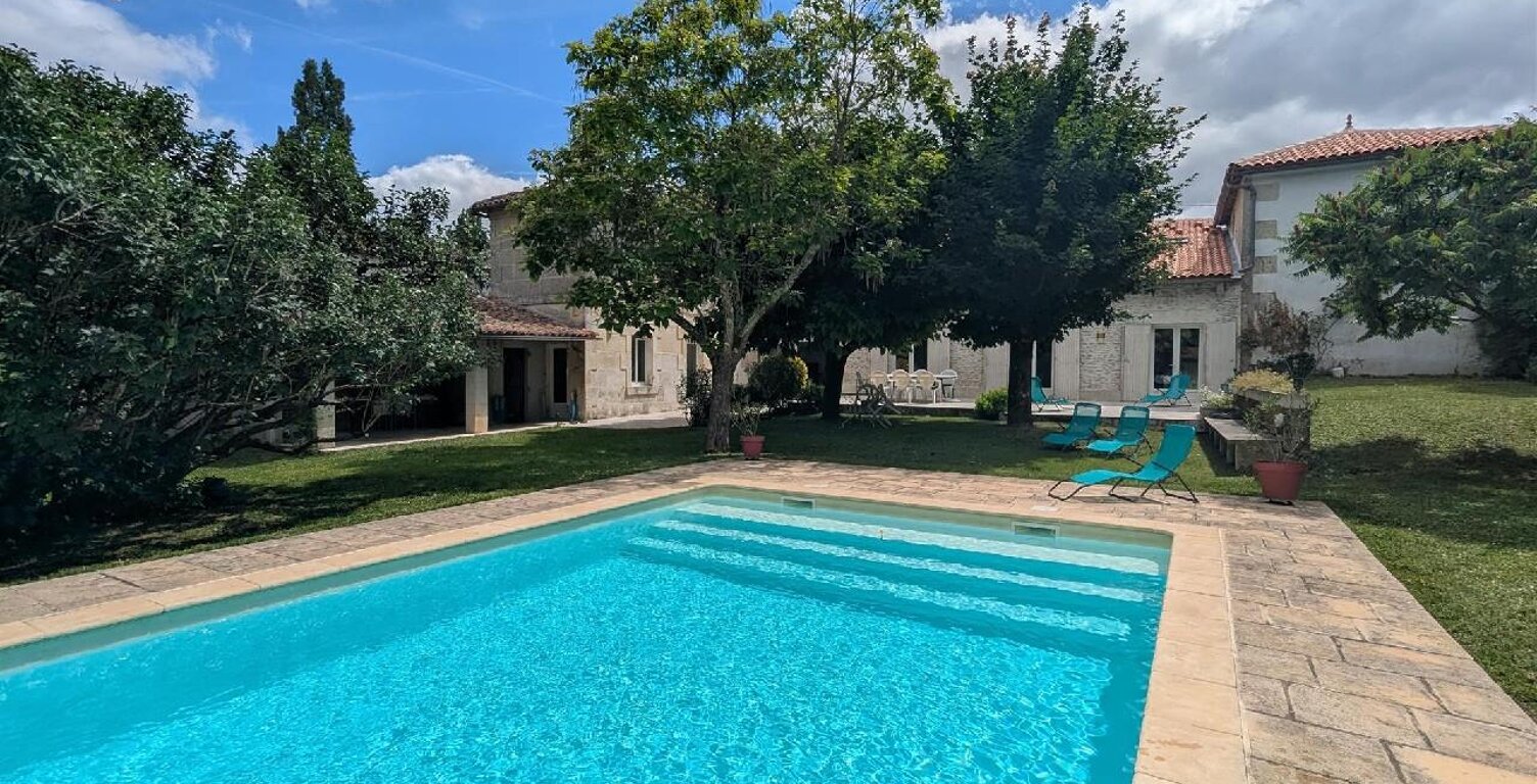 Vente maison 12 pièces 390 m² Cognac (16100) — photo 1