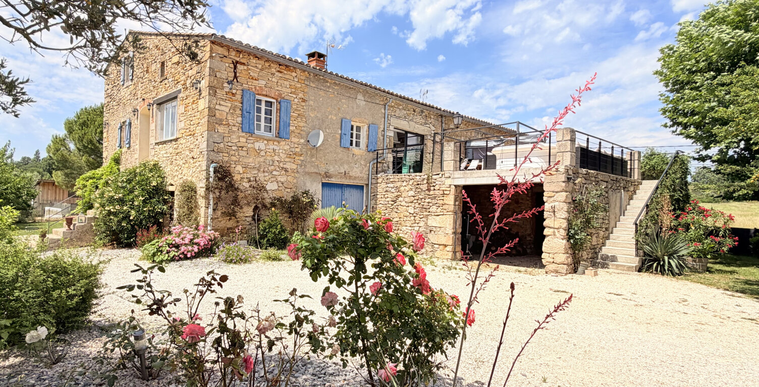 Mas de caractère en pierre — photo 1