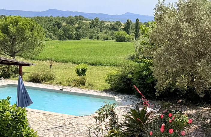 Mas de caractère en pierre — photo 2