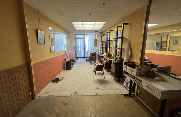 Immeuble à rénover avec garage — photo 2