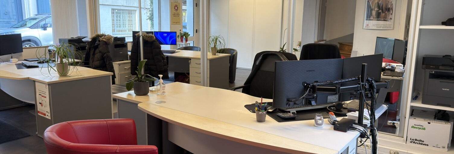 Commerce  110 m² à vendre à Houdan (78550)