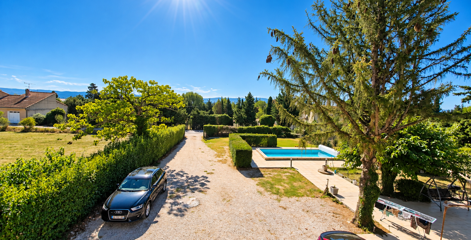 EN CAMPAGNE LIMITE MONTEUX, BELLE MAISON DE 178M2 SUR UN TERRAIN DE 1480M2 AVEC PISCINE ET GARAGE — photo 1