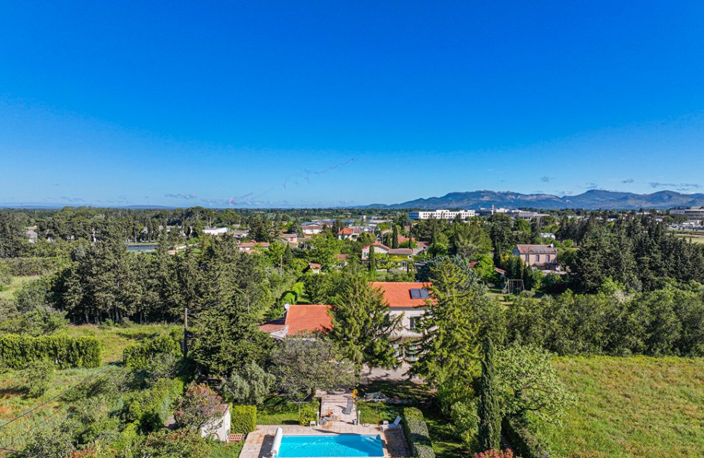 EN CAMPAGNE LIMITE MONTEUX, BELLE MAISON DE 178M2 SUR UN TERRAIN DE 1480M2 AVEC PISCINE ET GARAGE — photo 2