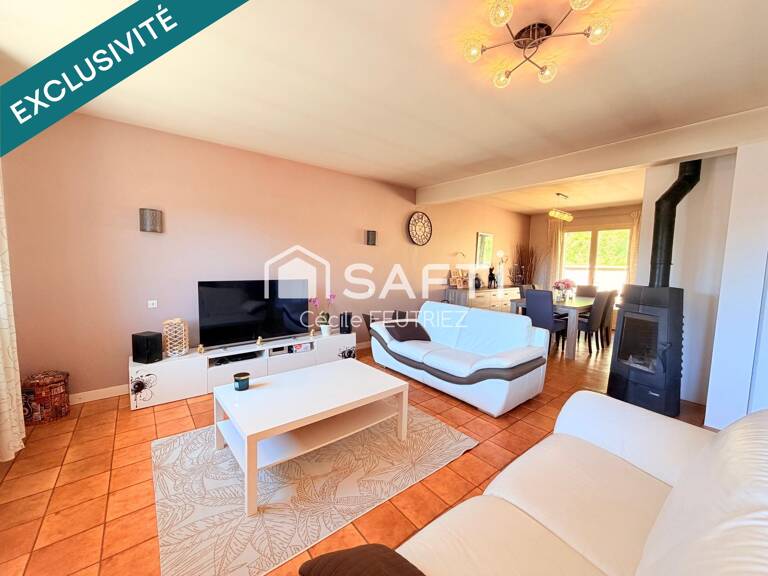Maison sur les hauteurs proche des commodités — photo 1