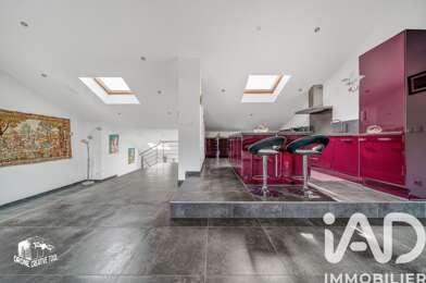 Maison 9 pièces 400000 €