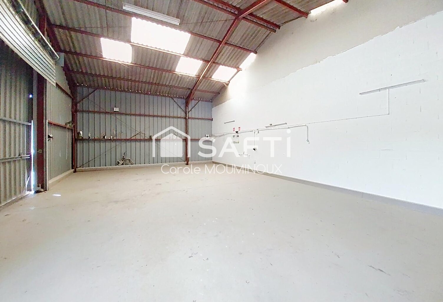 Local professionnel avec bureaux et/ou habitation. — photo 1
