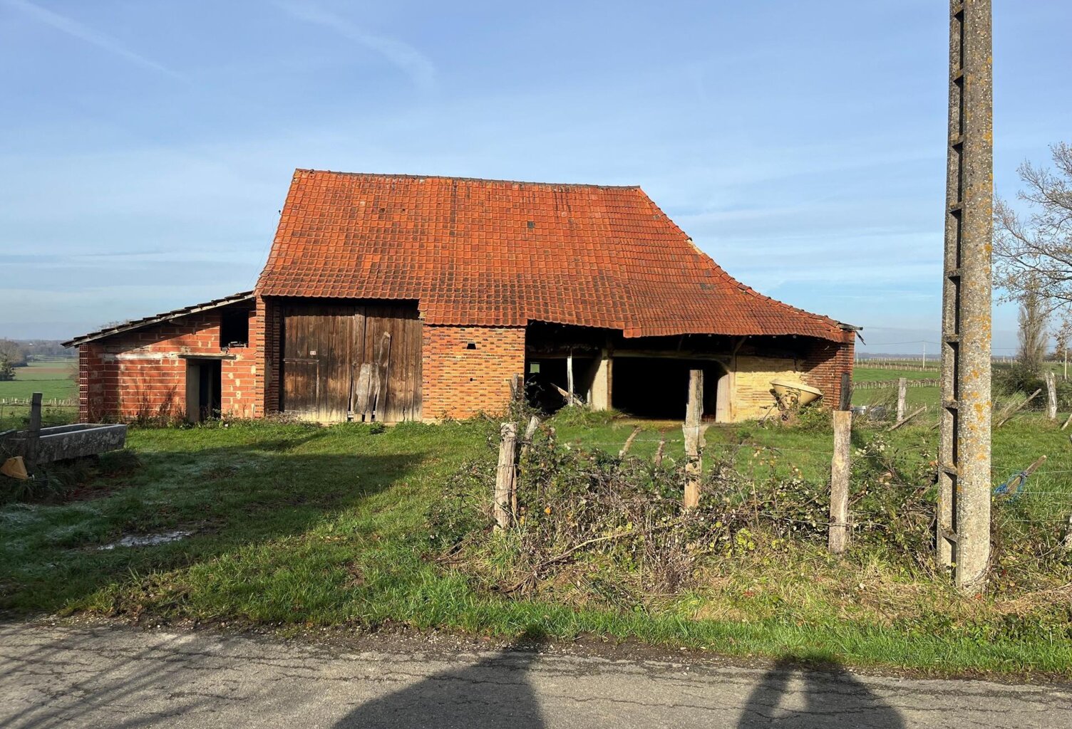 Grange sur superbe terrain de plus de 8000 m² — photo 1