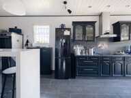 Plain-pied familial, 4 chambres, piscine et double garage : le calme sans compromis. — photo 3