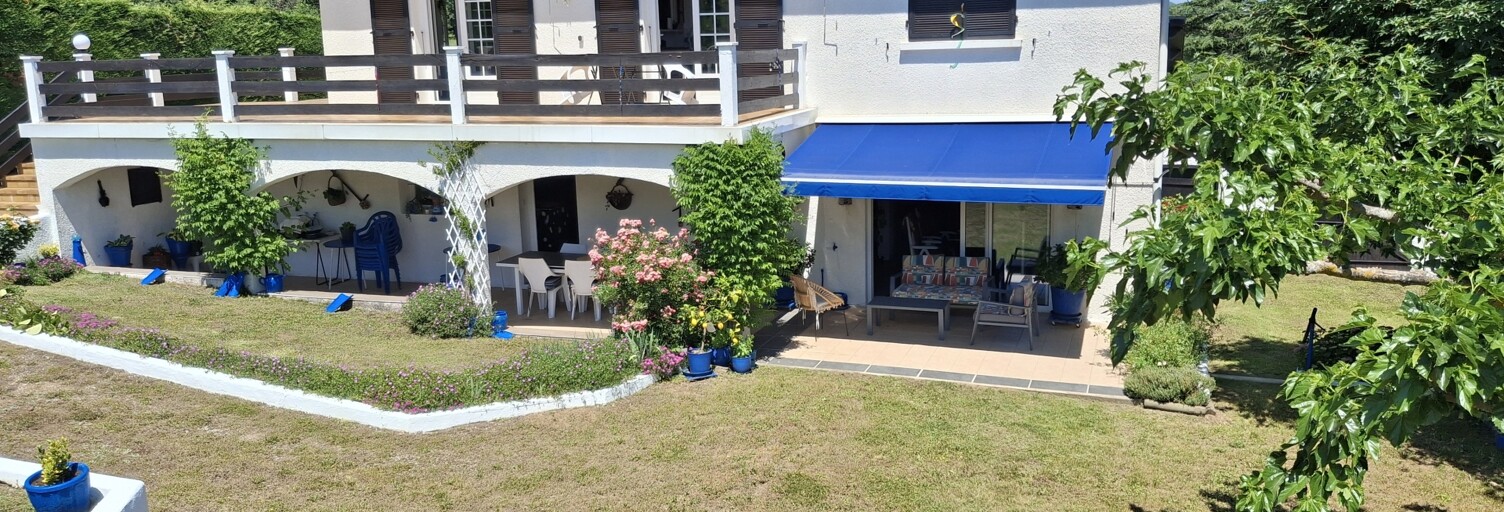 Maison 9 Pièces 207 m² à vendre à Roiffieux (07100)