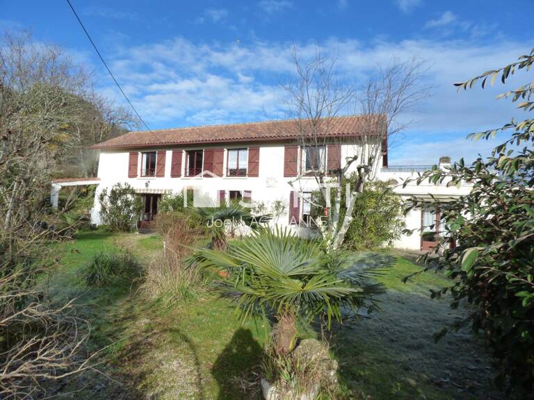 Maison avec appartement 255 m², 4 chambres, piscine, garage — photo 1