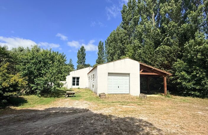 SAINT-LAURENT-DE-LA-PRÉE  PROPRIÉTÉ FAMILIALE AU CALME DANS UN ÉCRIN DE VERDURE — photo 4