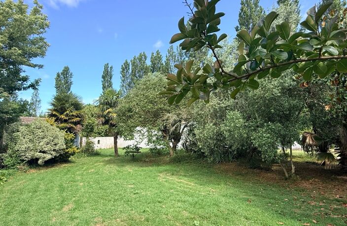 SAINT-LAURENT-DE-LA-PRÉE  PROPRIÉTÉ FAMILIALE AU CALME DANS UN ÉCRIN DE VERDURE — photo 5