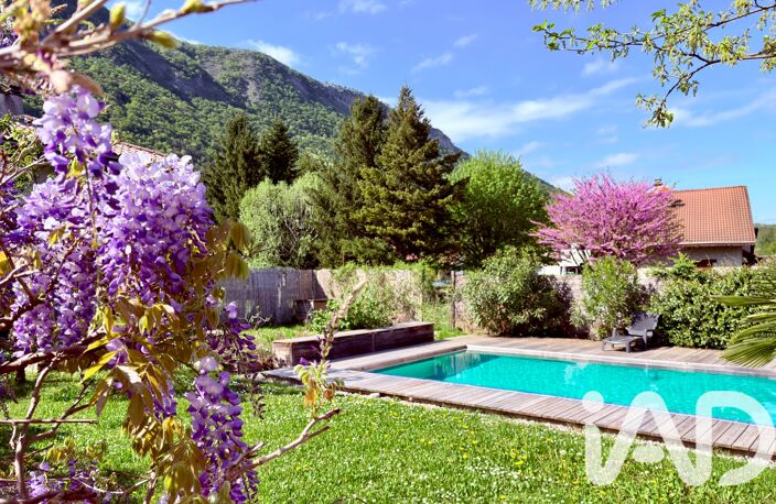 Vente Maison/villa 7 pièces — photo 2