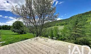 Maison 11 Pièces 295 m² à vendre à Montclar (04140)