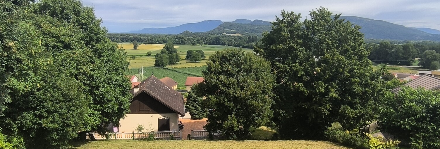 Terrain  1102 m² à vendre à Saint-Genix-les-Villages (73240)