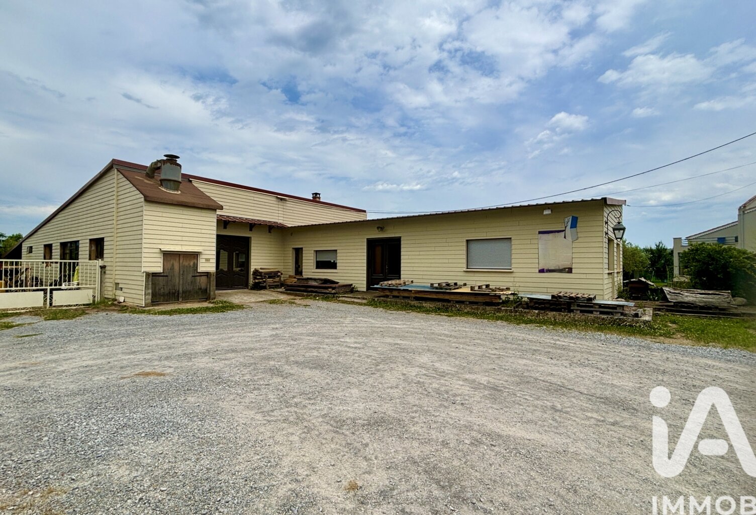 Vente Boutique/Local commercial 325 m&sup2; — photo 1