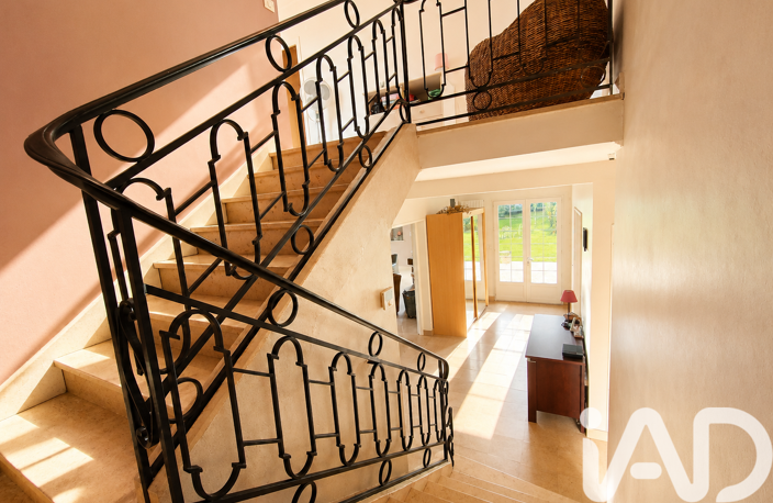 Vente Maison/villa 7 pièces — photo 2