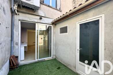 Immeuble  79000 €