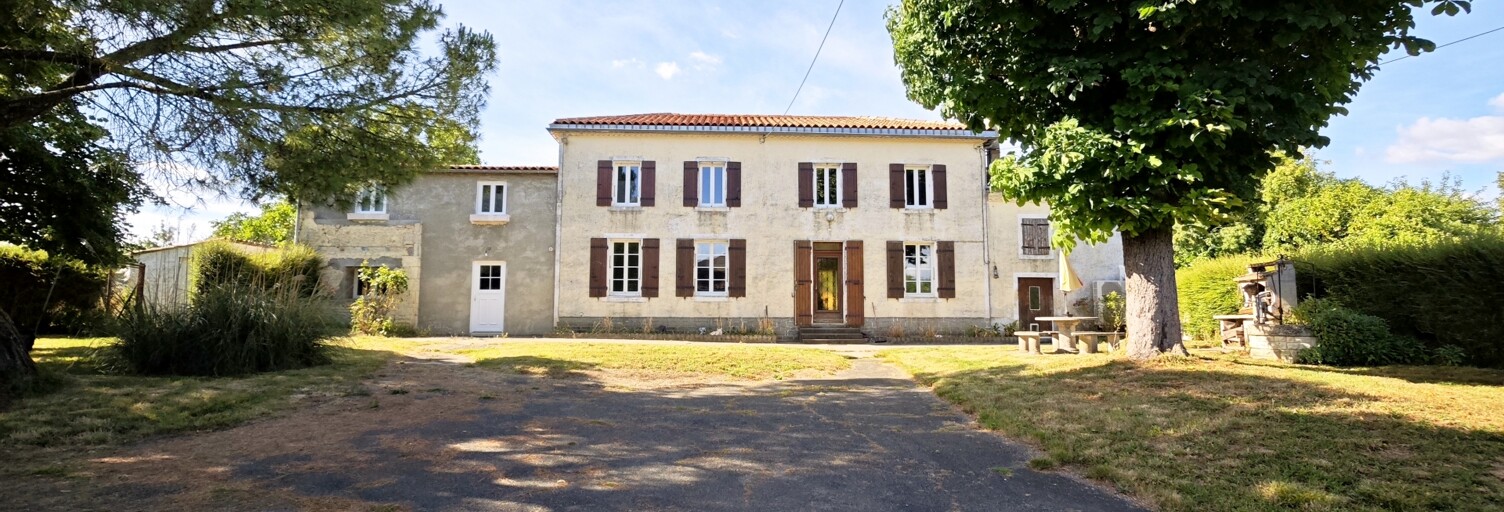 Maison 8 Pièces 225 m² à vendre à Saint-Pierre-de-Juillers (17400)