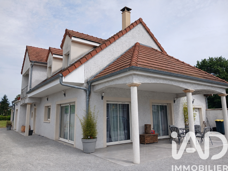 Vente Maison/villa 8 pièces — photo 1