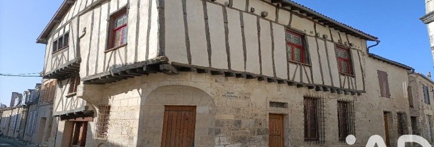 Maison 10 Pièces 232 m² à vendre à Saint-Jean-d'Angély (17400)
