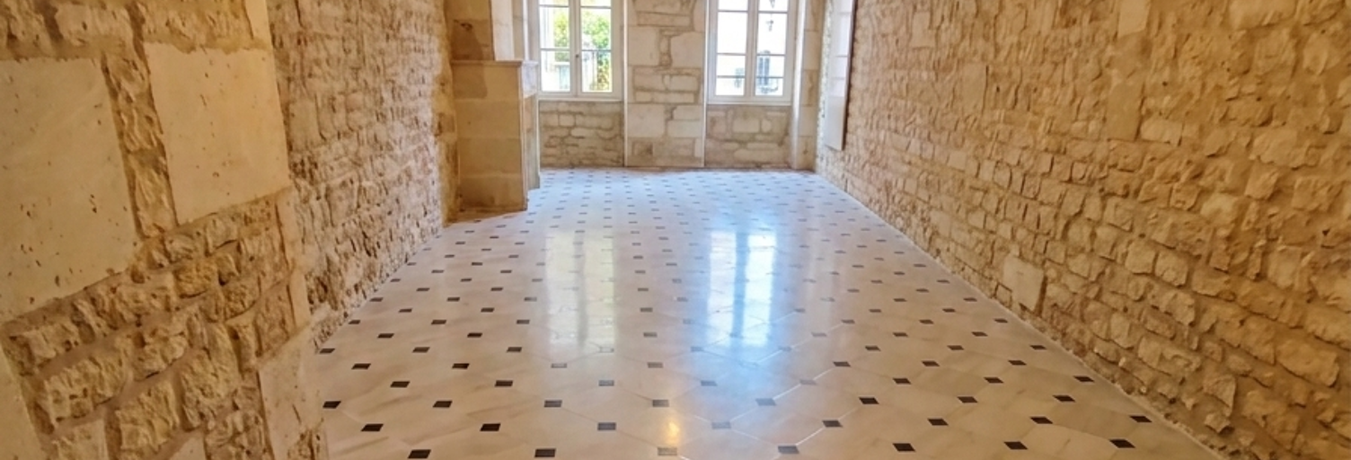 Immeuble  350 m² à vendre à Celles-sur-Belle (79370)
