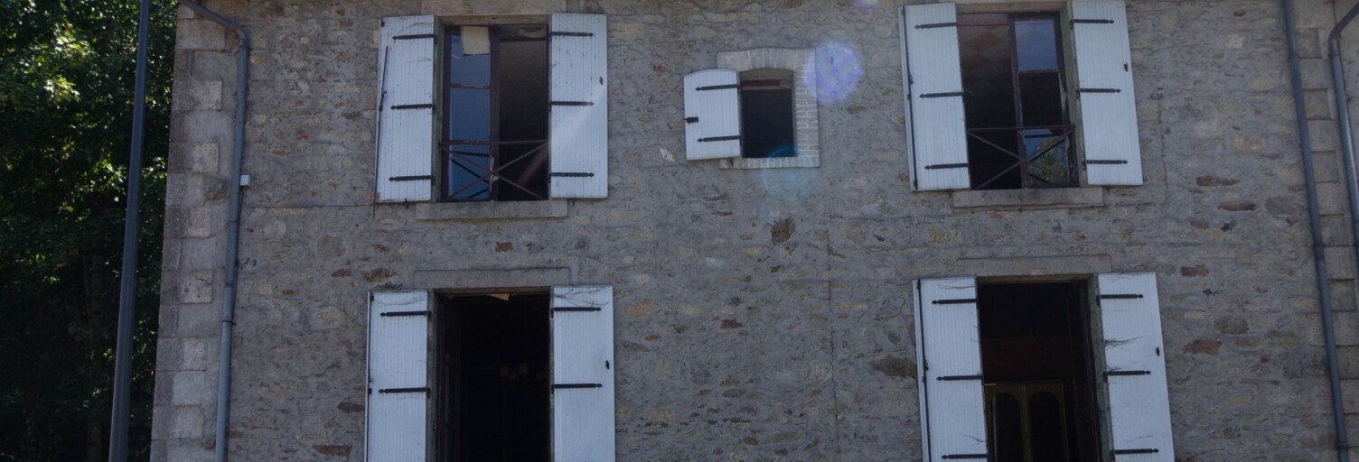 Maison 5 Pièces 146 m² à vendre à Saint-Léonard-de-Noblat (87400)
