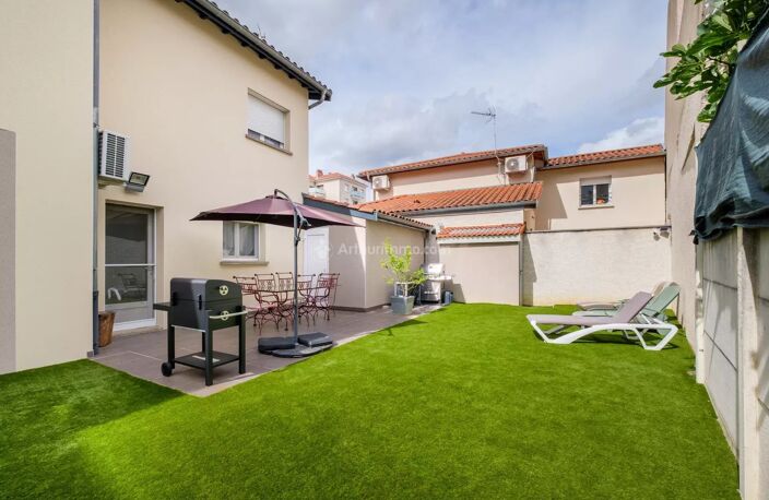 Exclusivité : très belle maison T6 de 170 m² à Villeurbanne Gratte-Ciel — photo 2