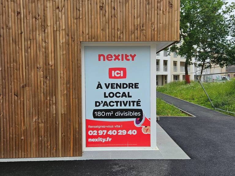 
        Commerce

        

        180 m²
       — photo 1