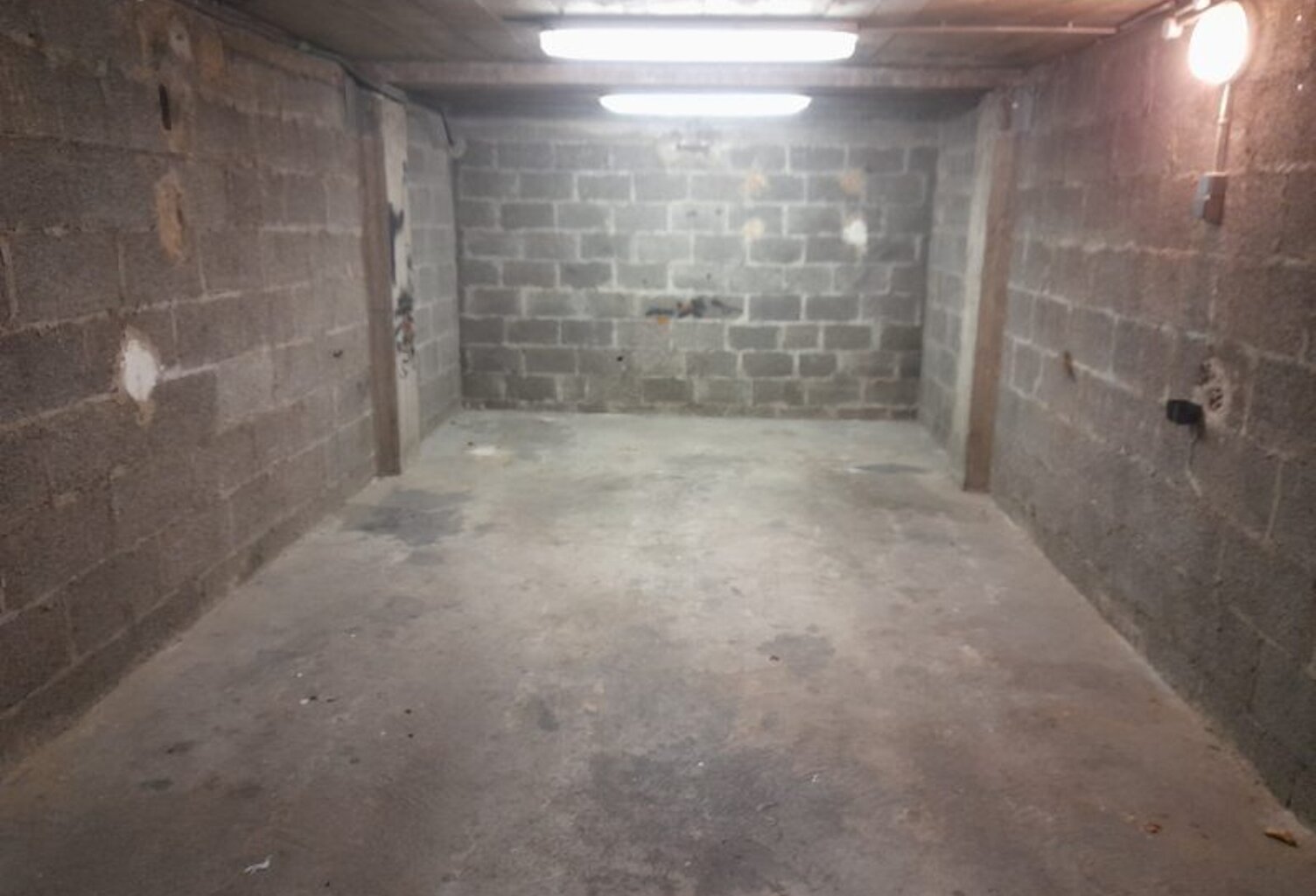 GARAGE À VENDRE — photo 1