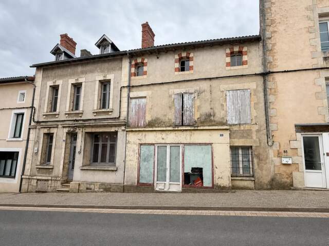 Maison entièrement à rénover Valence en Poitou — photo du bien