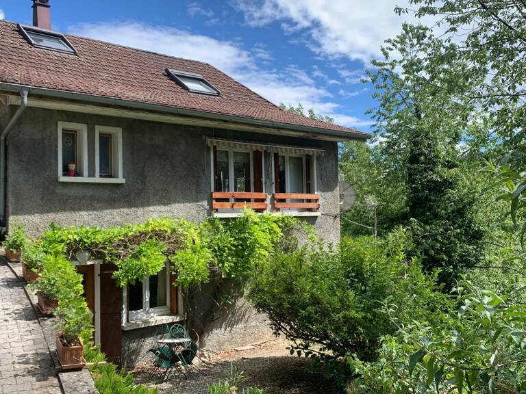 Maison avec grand terrain, garage et piscine  à vendre à Montanges — photo 1