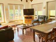 Maison avec grand terrain, garage et piscine  à vendre à Montanges — photo 4
