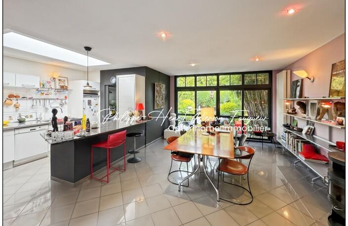 Exclusivité Maison familiale de caractère • 259 m² • 5 chambres • Jardin • Cave • Fibre • Alarme • 2 garages possibles – Saint-Maurice Pellevoisin (59) — photo 2