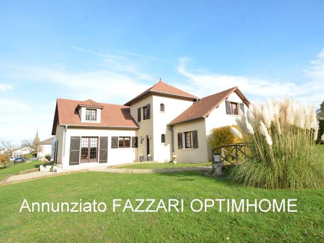 À vendre en exclusivité à Stenay, vaste maison familiale de plain-pied – 175 m² habitables – 5 chambres – terrain 1 528 m² — photo du bien