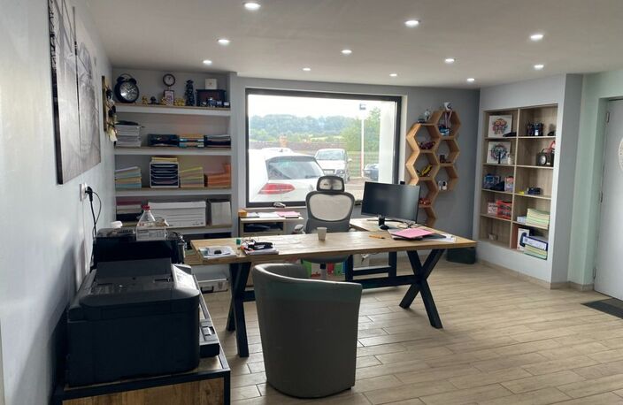 Bâtiment de 460 m2 avec bureaux et parking - Situé sur un axe passant — photo 5