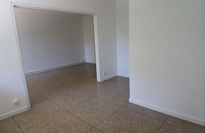 T4 72 M² AVEC LOGGIA PROXIMITE TRAM LA GAYE E3005D085L VAL MARIE — photo 2
