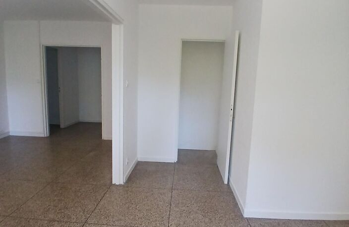 T4 72 M² AVEC LOGGIA PROXIMITE TRAM LA GAYE E3005D085L VAL MARIE — photo 4