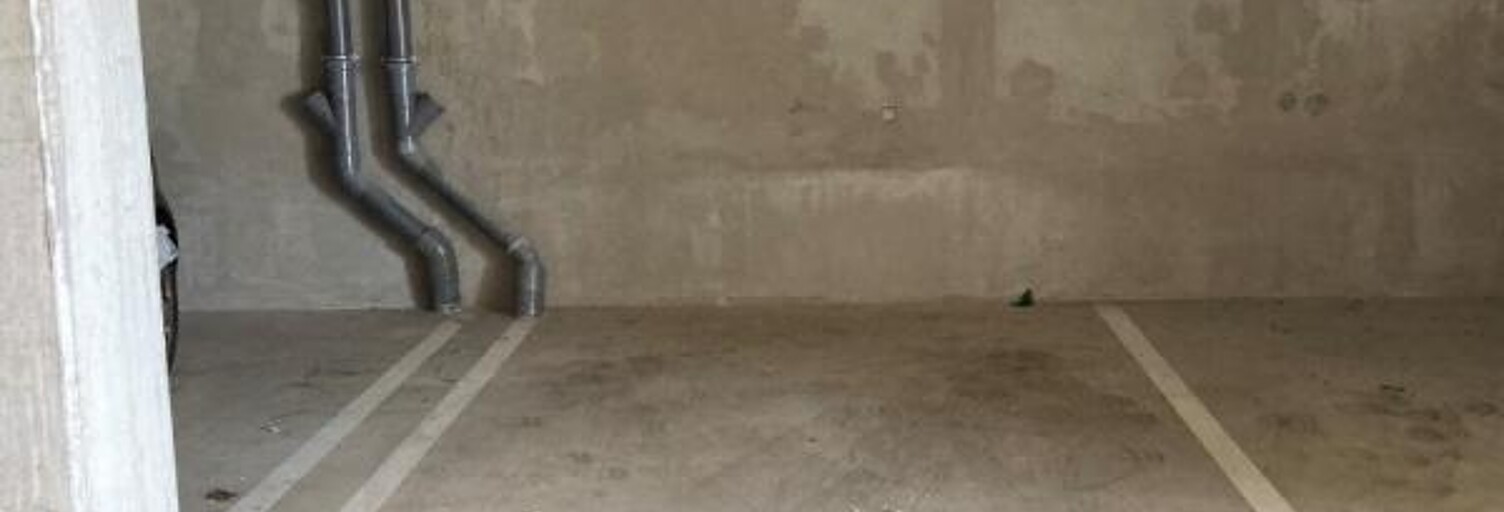 Garage   m² à louer à Bordeaux (33100)
