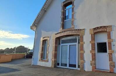 Maison avec garage — photo du bien