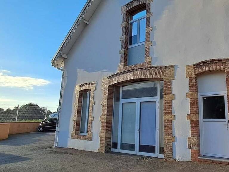 Maison avec garage — photo 1