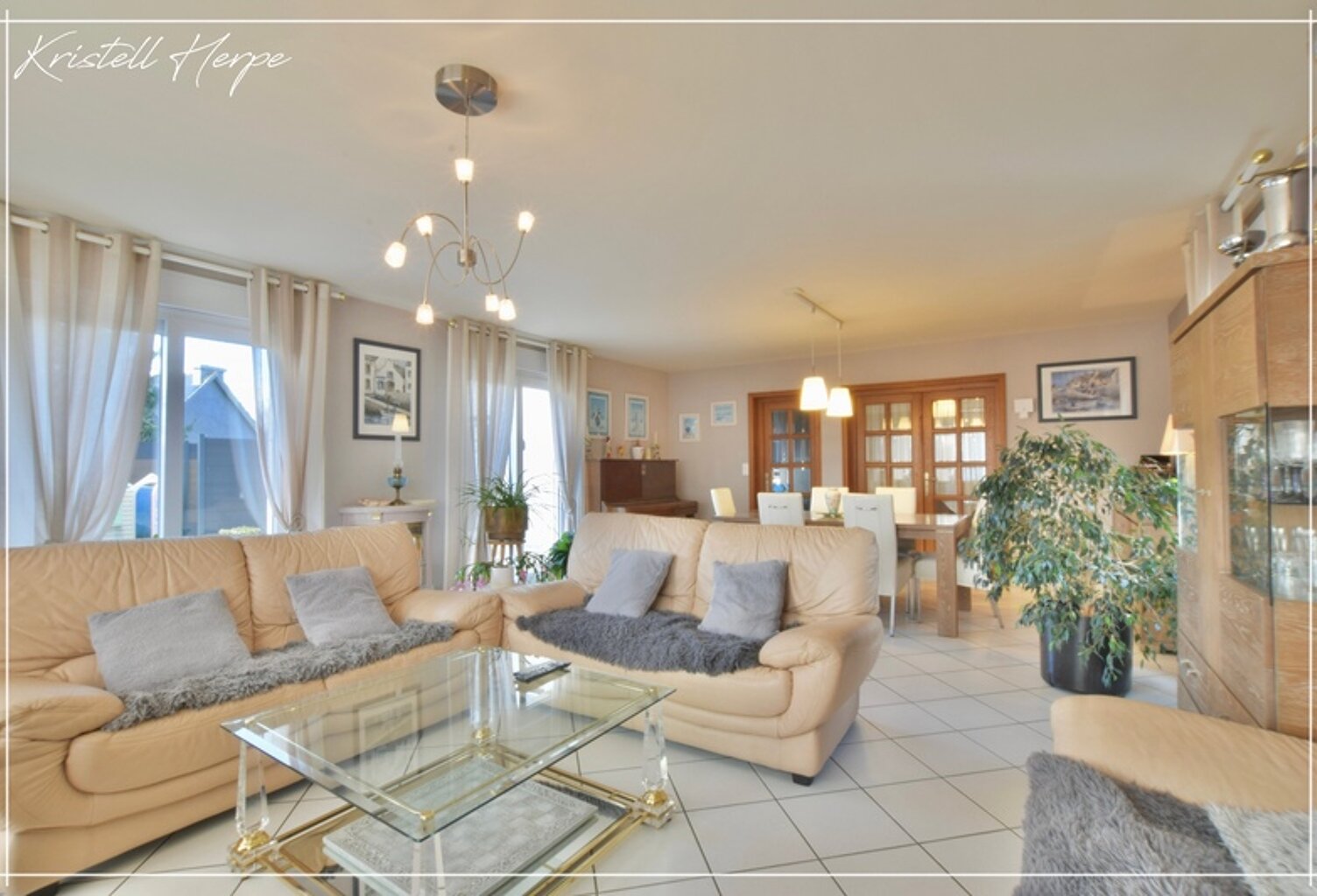 Dpt Finistère (29), à vendre CARHAIX PLOUGUER maison P9 de 232 m² - Terrain de 2133 m² — photo 1
