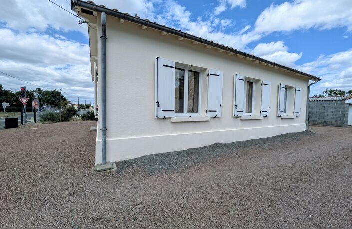 Maison plain-pied 75,5 m² - Thouars (79) — photo 3