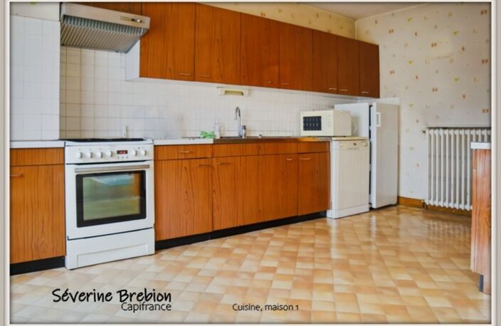 Ensemble immobilier de 2 maisons avec jardin et garage CHABRELOCHE (63) — photo 4