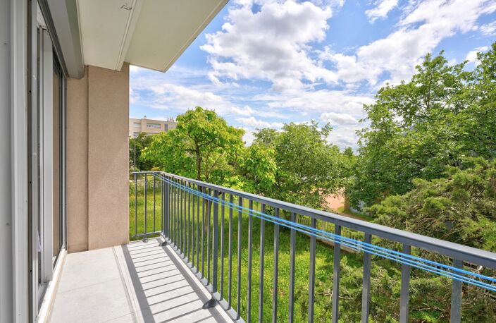Appartement 3 pièces avec balcon et parking à BRON (69) — photo 2