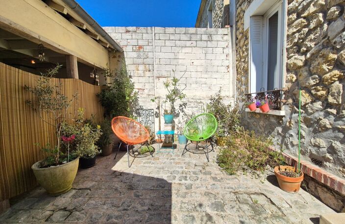 A vendre ETAMPES (91), Proche centre-ville, Charmante Meulière de 5 pièces sur sous-sol avec cour et garage — photo 4