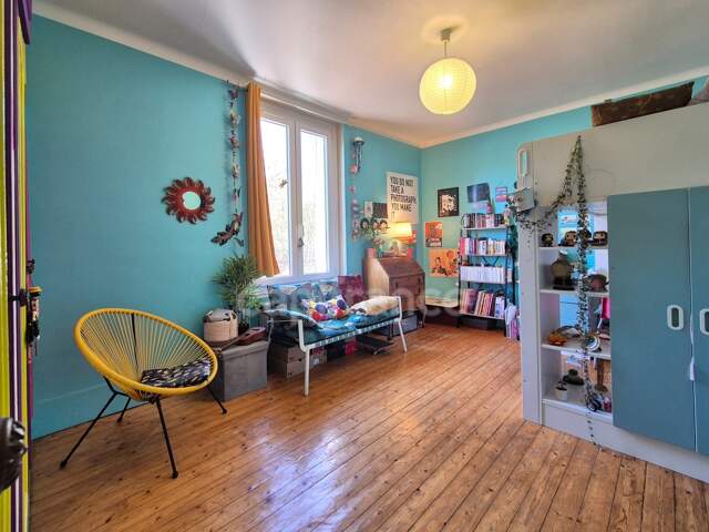 A vendre ETAMPES (91), Proche centre-ville, Charmante Meulière de 5 pièces sur sous-sol avec cour et garage — photo du bien